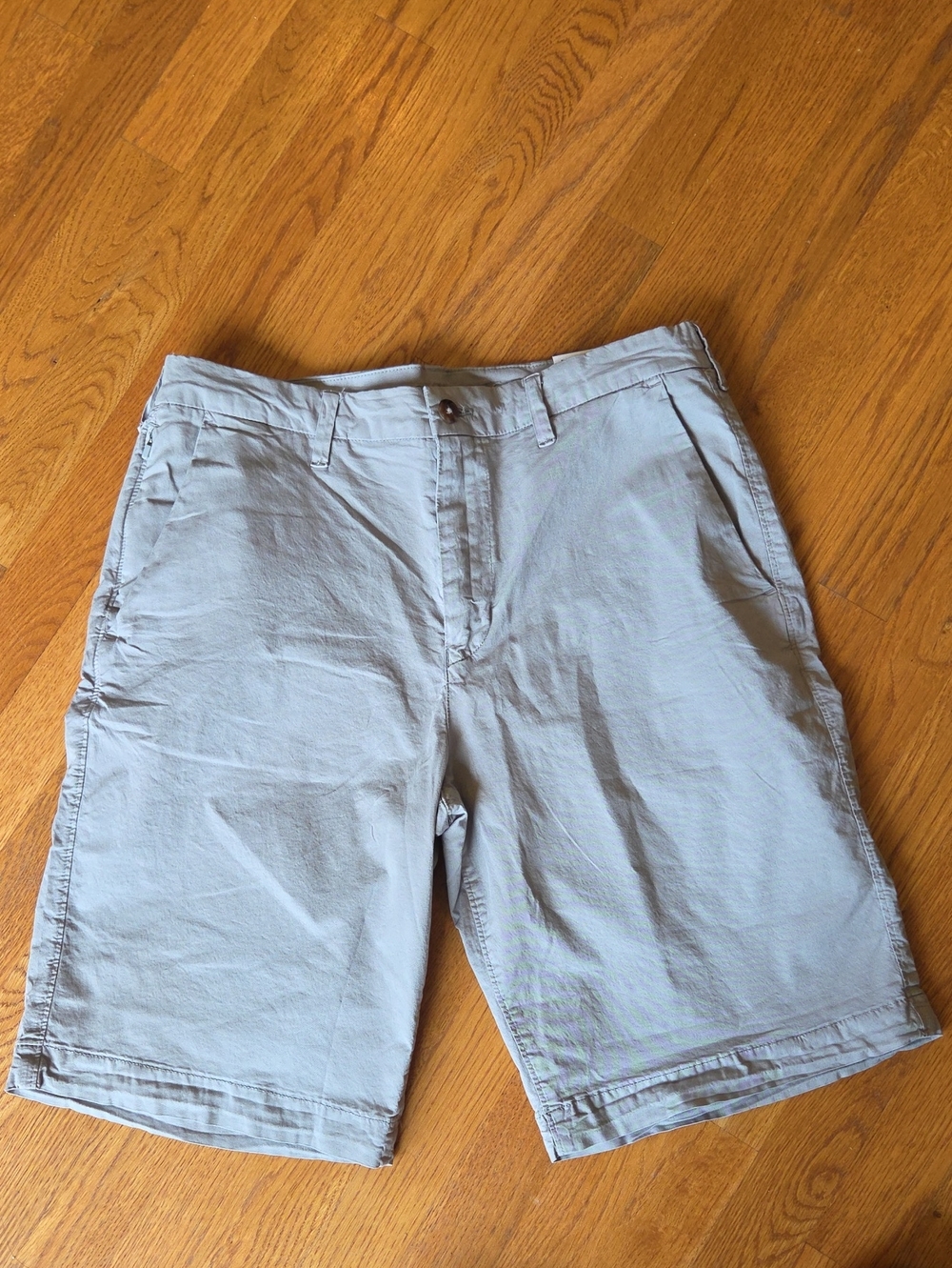 NWT American Eagle Men's Light Gray Khaki Flex Shorts Size 32